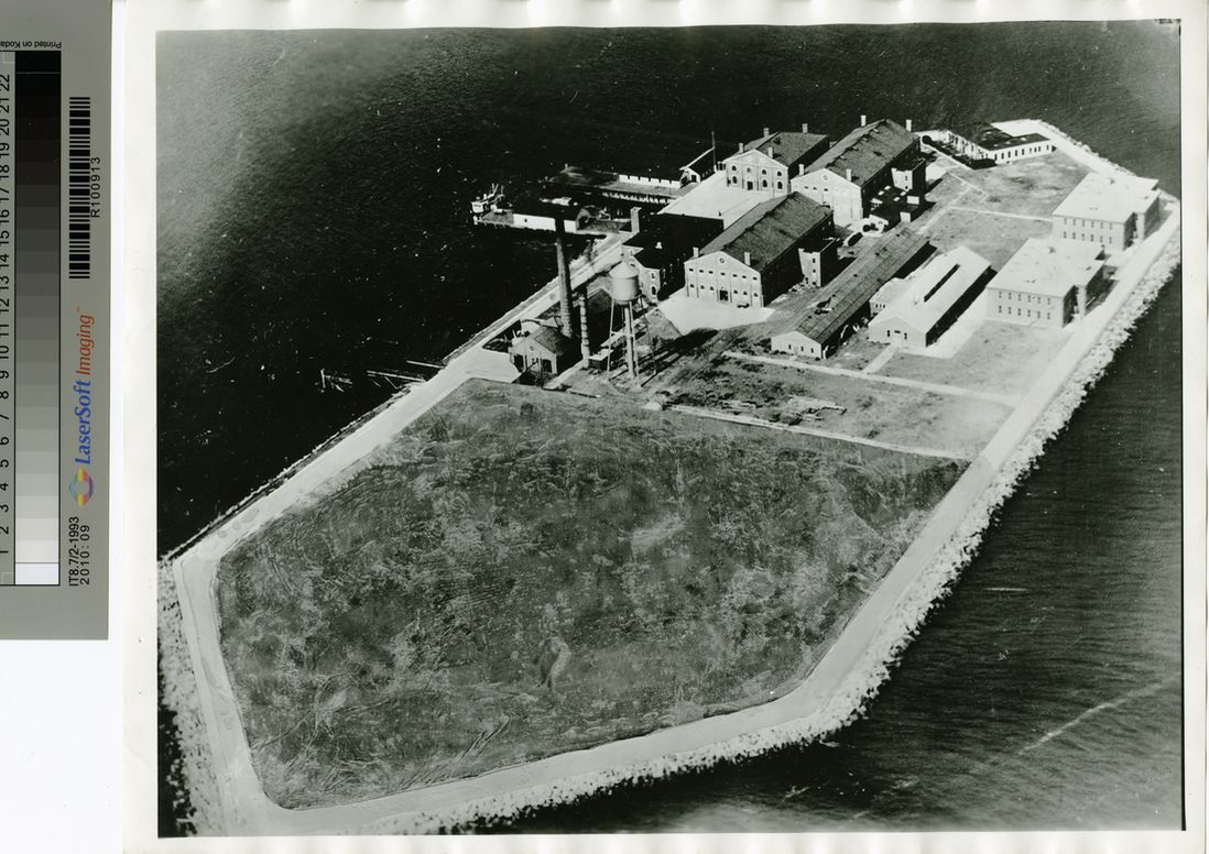 Hoffman Island, aerial view of buildings. (Photo courtesy of the New York City Municipal Archives)